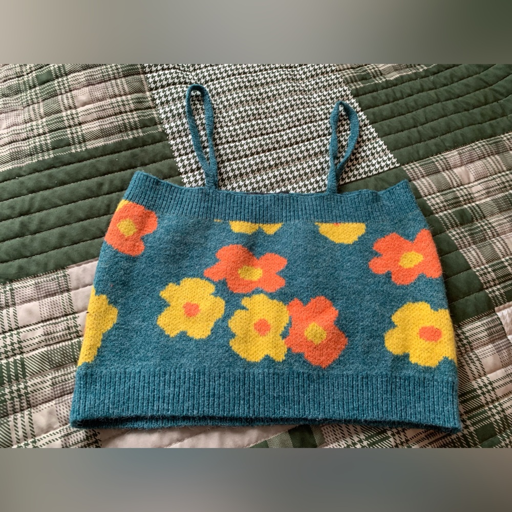 CUTE CIDER FLOWER CROPPED TANK LARGE